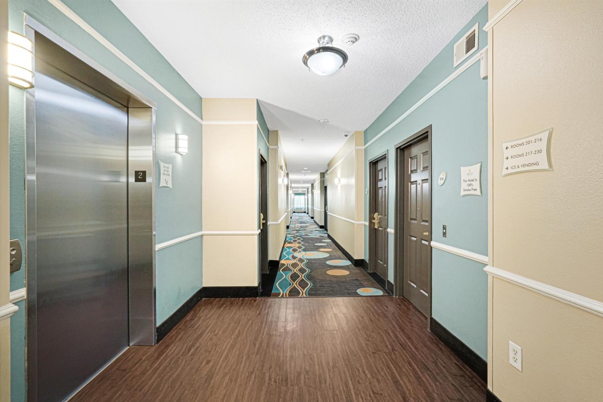 La Quinta By Wyndham Houston Hobby Airport Hotel Ngoại thất bức ảnh