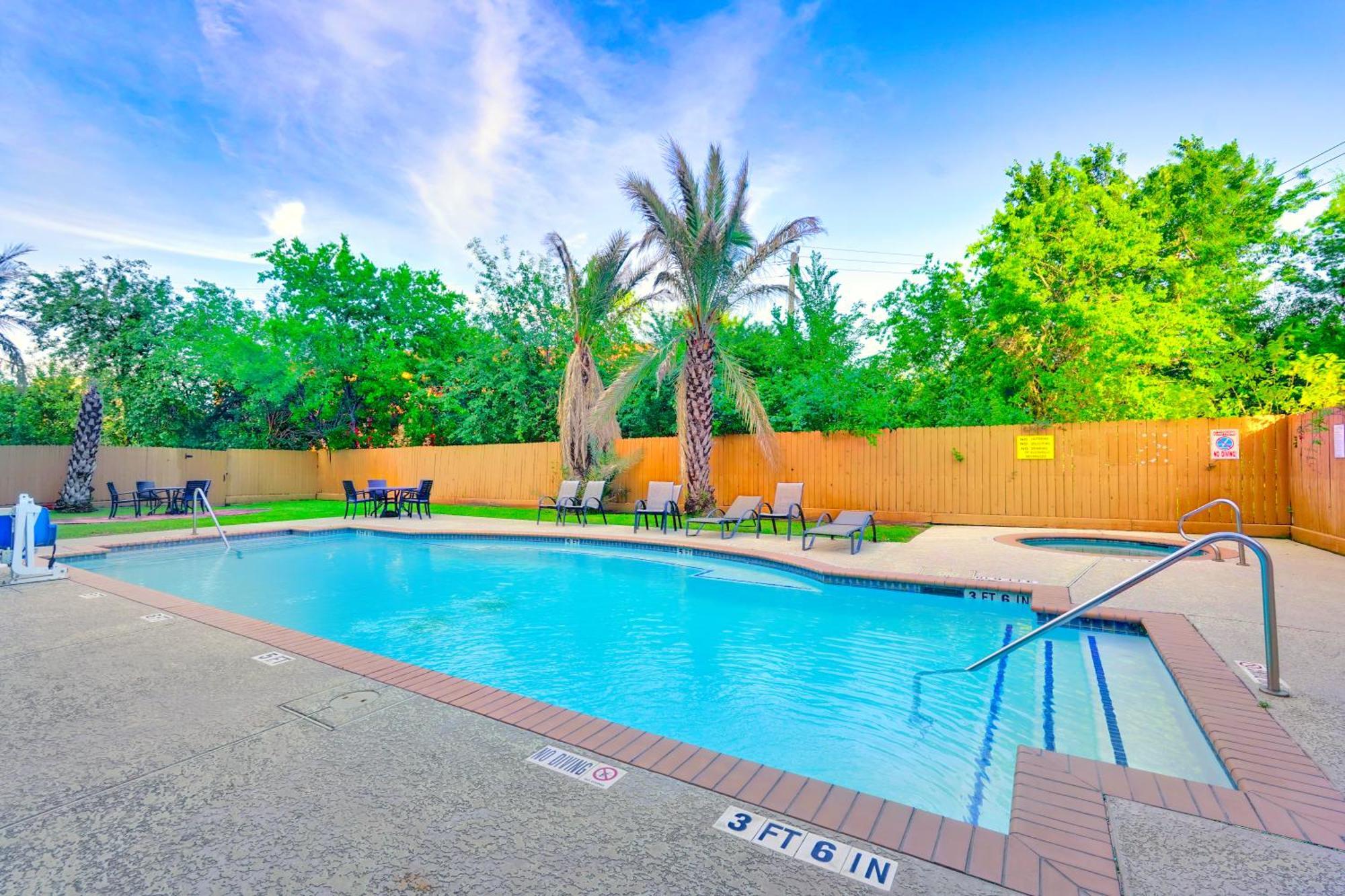 La Quinta By Wyndham Houston Hobby Airport Hotel Ngoại thất bức ảnh